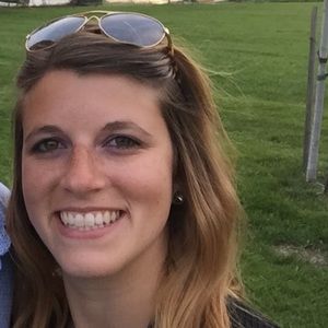 Meet your Posher, Lara